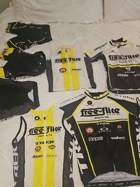 Free Flite Cycling Jerseys - Triathlon Kits - Tri Singlets & Shorts